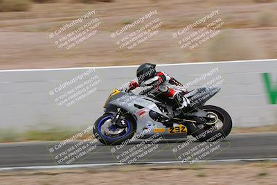 media/Jun-04-2022-WERA (Sat) [[b852bbbd55]]/Race 8 Superbike Expert Novice V7 HW/